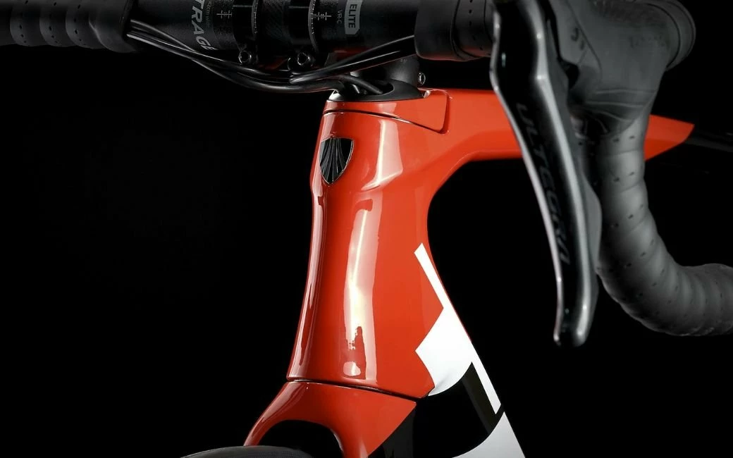 Vélo De Route Trek Emonda SL6 Disque Pro Noir/Rouge - 2022 6 Vélo De Route Trek Emonda SL6 Disque Pro Noir/Rouge - 2022 – Image 4